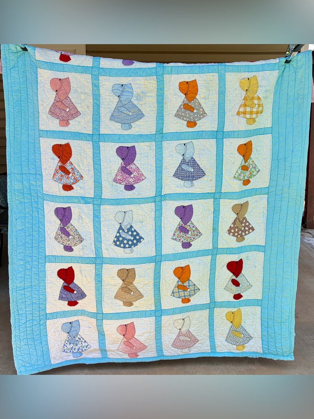 Vintage Sunbonnet Sue Quilt 62x75 - Hand Appliquéd & Quilted - Nursery Quilt